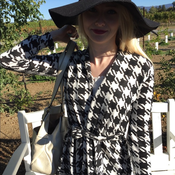 Meet your Posher - Picture 5 of 7